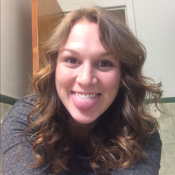 Meet your Posher, Amelia - Picture 1 of 1